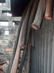 Kinshasa : Un suspect voleur de câbles électriques de grand chemin tombé dans le filet de la SNEL SA